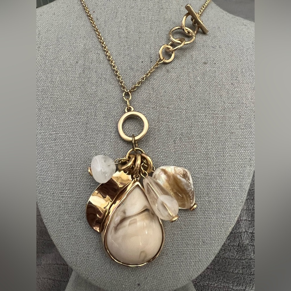 High End Genuine Natural Stone Gold and Cream Pendant Necklace